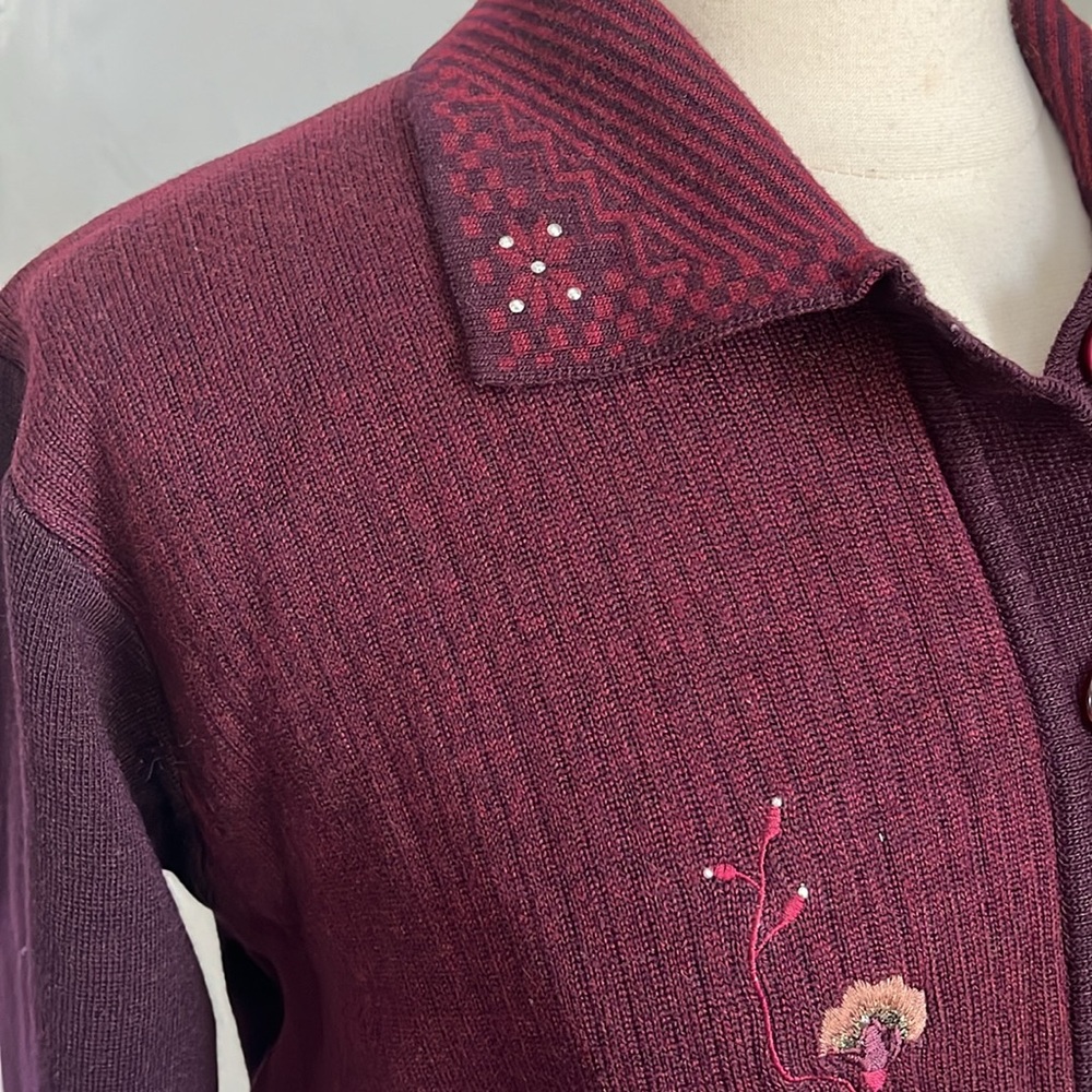 Vintage Burgundy 3/4 sleeve Sweater/Cardigan Button up w/beads & embroidery - Picture 8 of 15